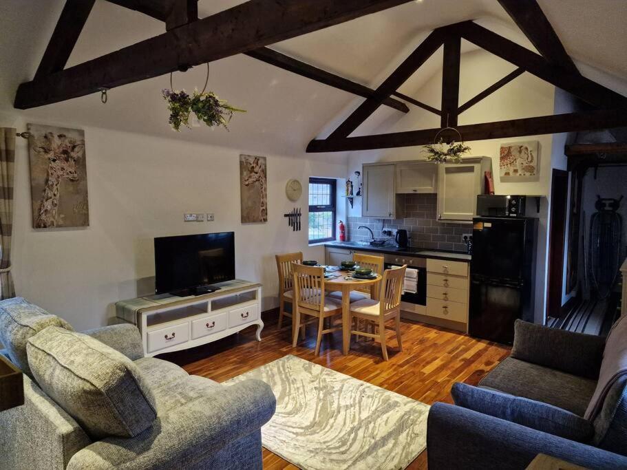 Joiners Arms - Studio Apartments Market Drayton Dış mekan fotoğraf