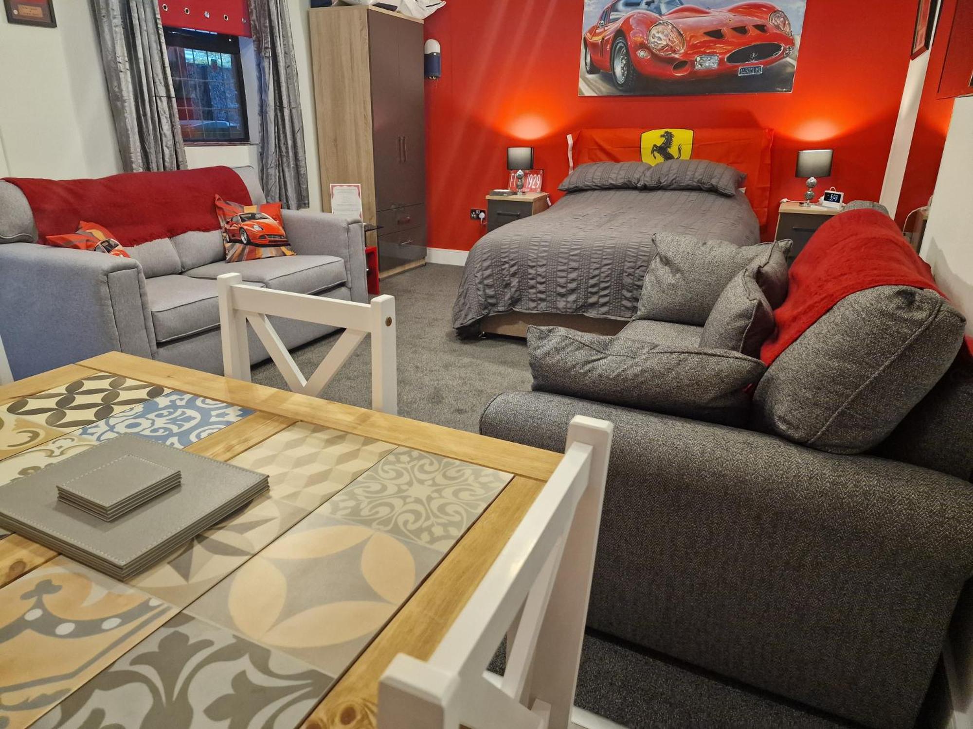 Joiners Arms - Studio Apartments Market Drayton Dış mekan fotoğraf